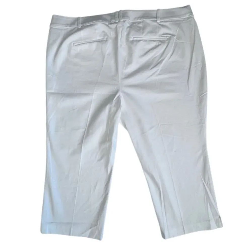 Lane Bryant The Allie Capri Pants White Chic SZ 28 NWOT